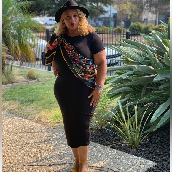 Silk Oversized Birds Scarf -Black w/ multi colored birds - Picture 3 of 4